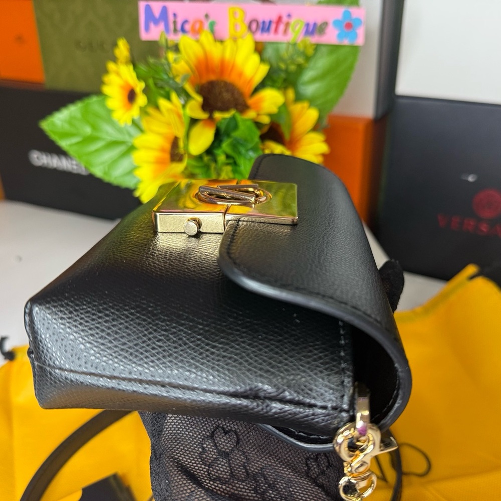 🆕VALENTINO by Mario Valentino Crossbody Bag - Picture 10 of 17